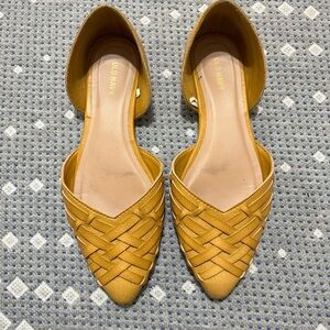 Old Navy Women's Yellow Woven Flats